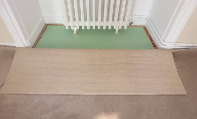 Pose d'une moquette tendue sur thibaude, Saintes, Intérieur Décoration