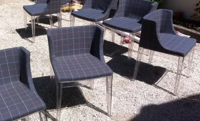 Couverture de chaise Mademoiselle by Kartell design P. Starck, Saintes, Intérieur Décoration