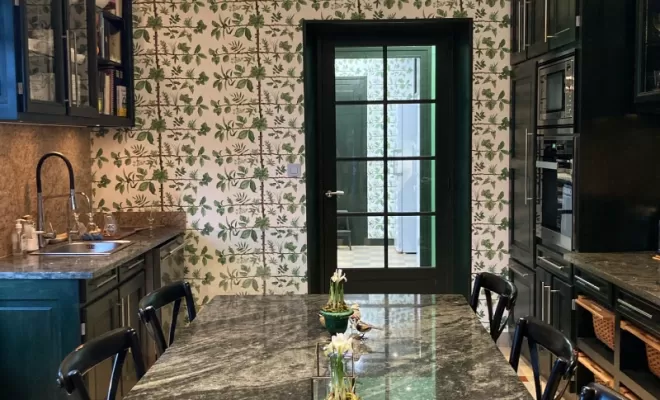 Pose de papier peint Espalier à Saintes, Saintes, Intérieur Décoration